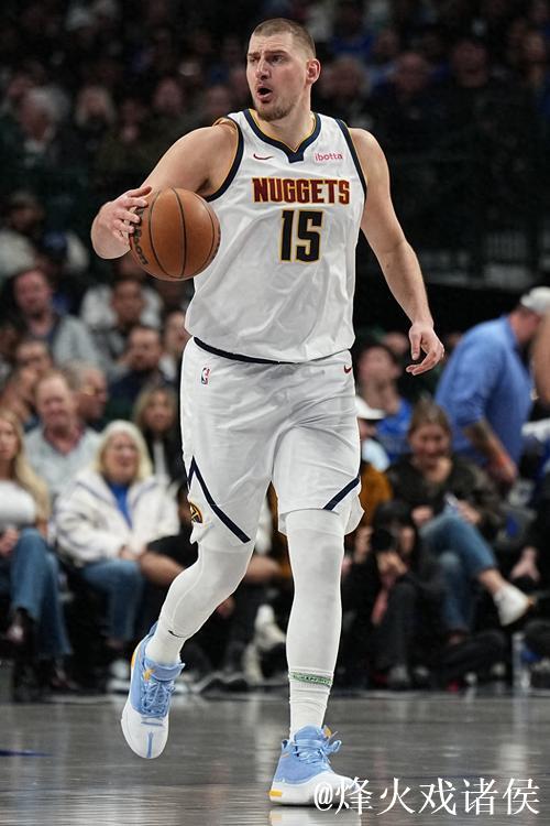 琼斯接球约基奇助攻三分命中，掘金加时赛开局打出7-0